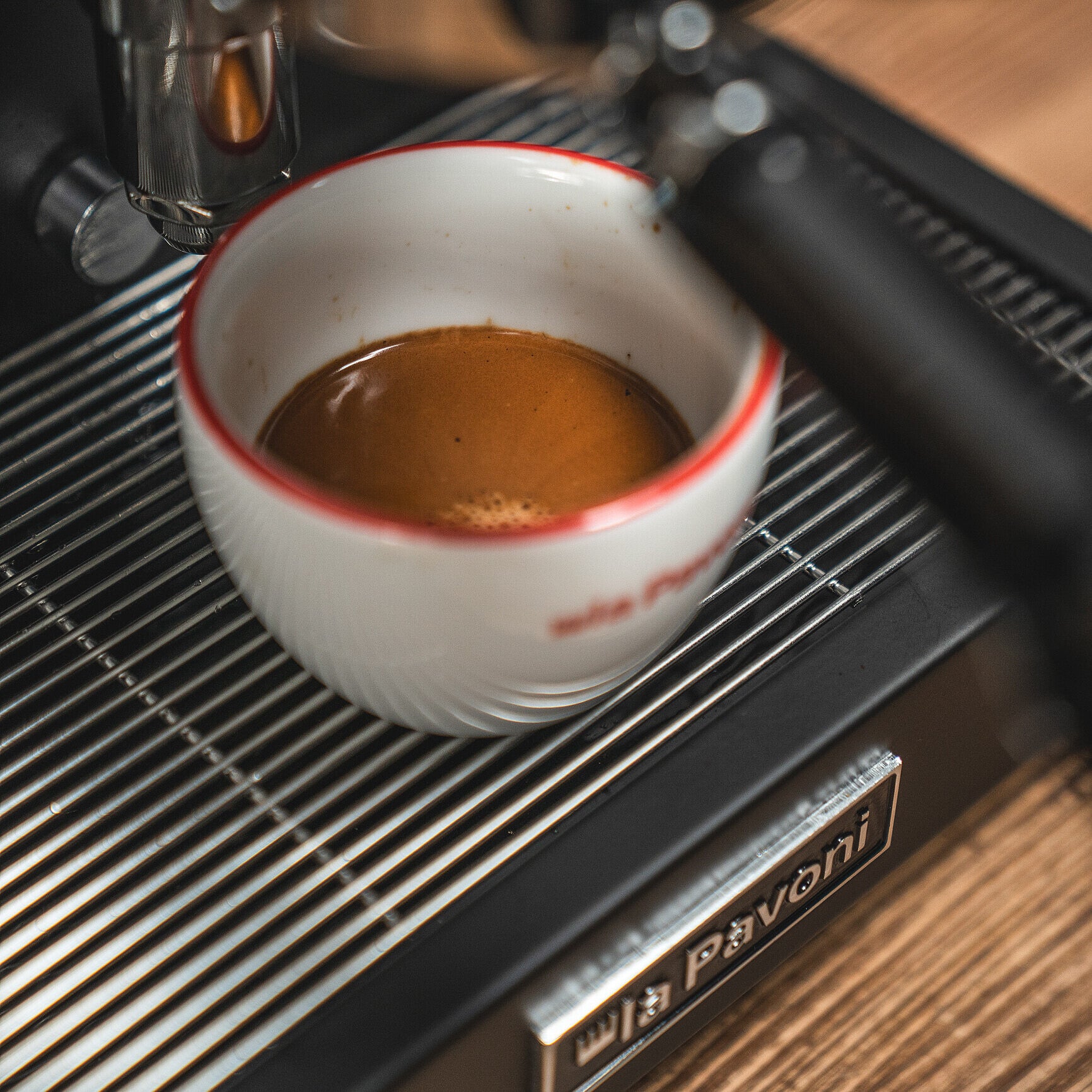 La Pavoni LPSCVB01EU Espressomaschine (Siebträger) – 9 bar, 2,9 l, Milchaufschäumer, Schwarz