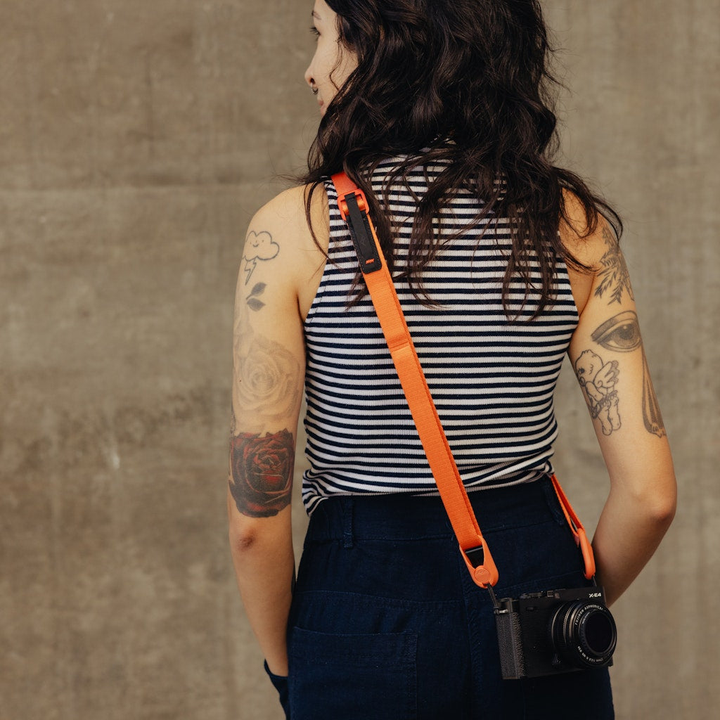 Peak Design Leash Kameragurt – verstellbar 83–145 cm, 19 mm – für Digitalkameras – Orange