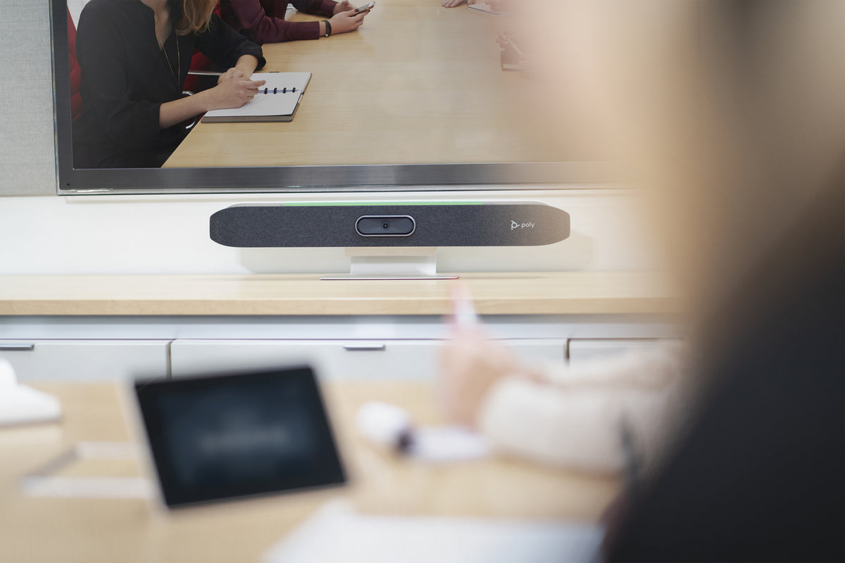 HP Poly Studio X50 – 4K Ultra HD Videokonferenzsystem, für 1 Person, 5× Digitalzoom, mit TC8 Controller-Kit