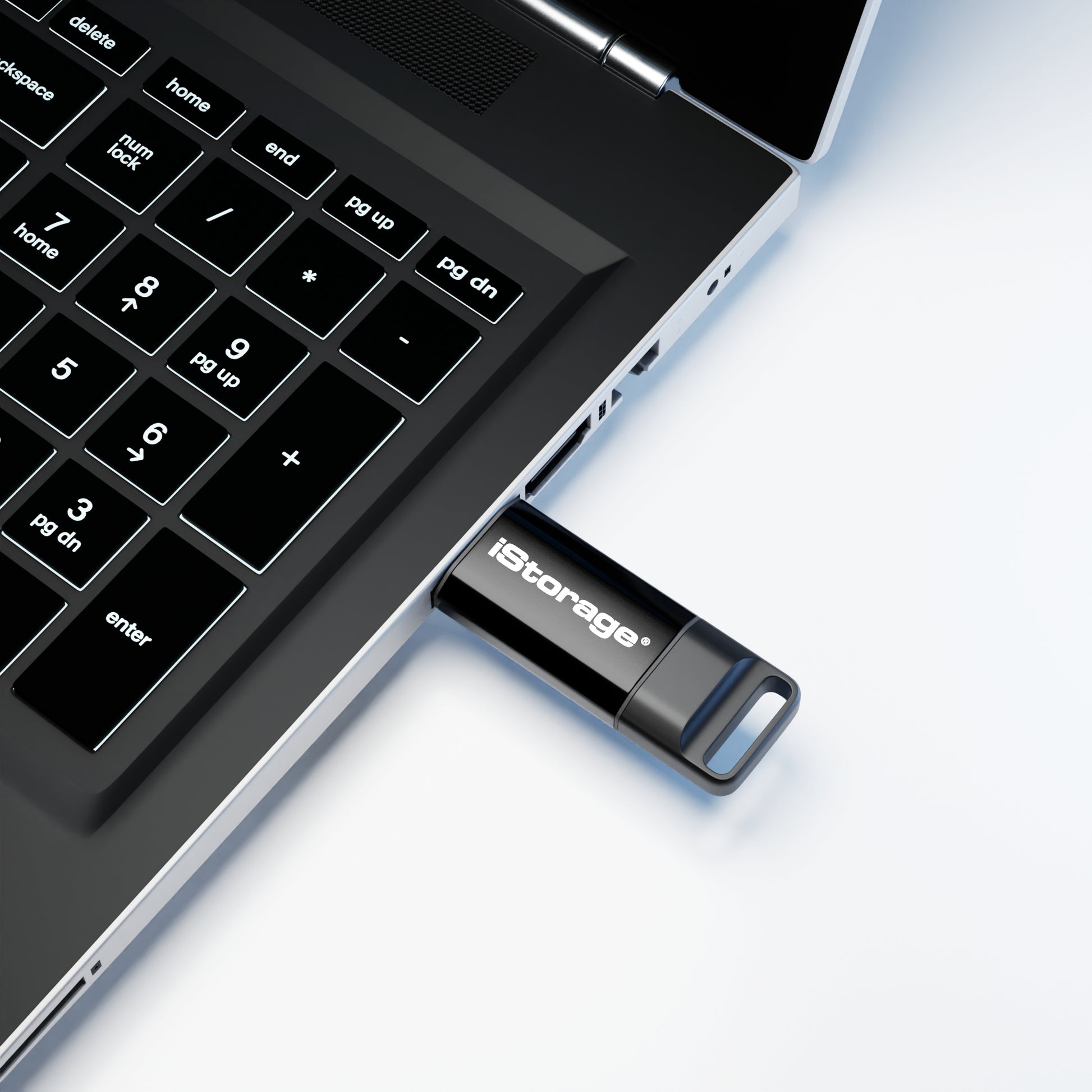 iStorage datAshur BT – 16 GB, USB 3.2 Gen 1 (USB‑A), FIPS 140‑2 Level 3, Fingerabdruck, IP57