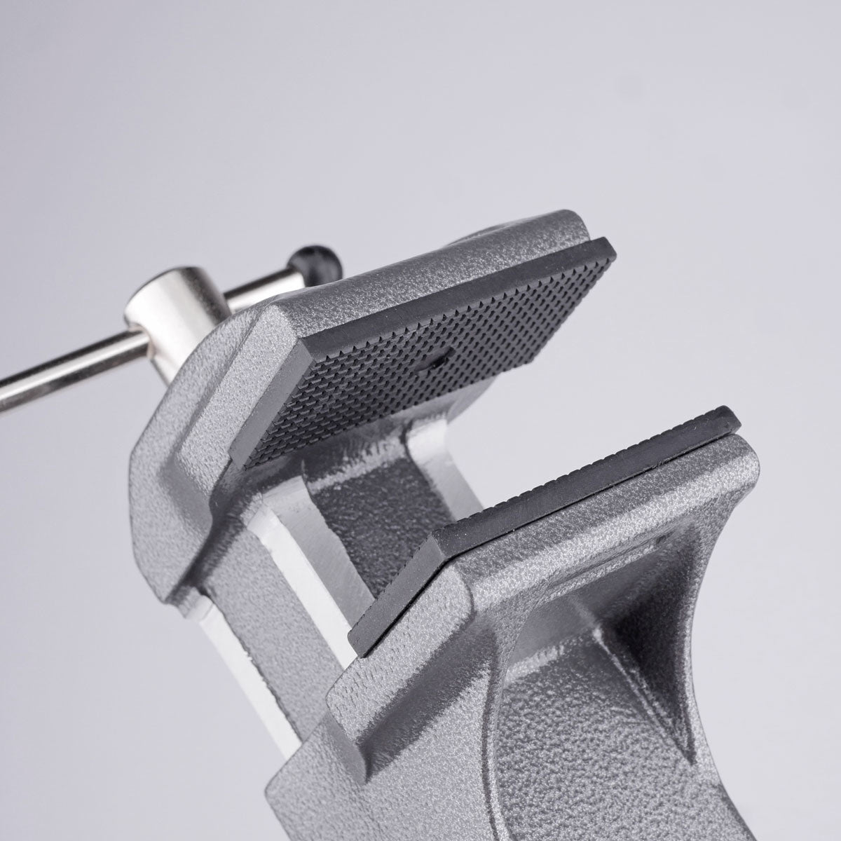 Bernstein SPANNFIX Kugelgelenk-Schraubstock – Backenbreite 50 mm, Spannweite 70 mm, Tischbefestigung