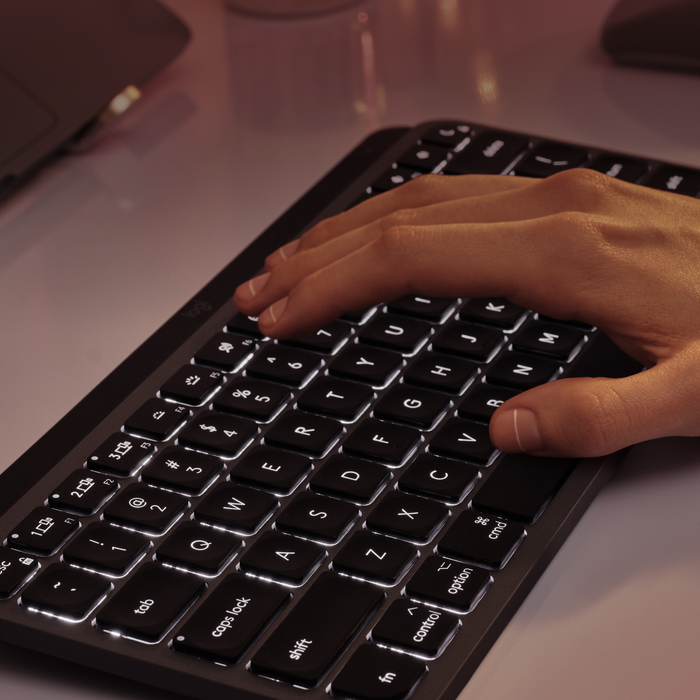 Logitech MX Keys Mini – Mini Keyboard – Wireless, Illuminated – QWERTZ (CH) – Graphite – for Mac