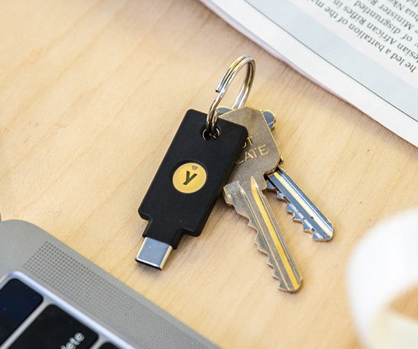 Yubico Sicherheitsschlüssel YubiKey Security Key C NFC – für Google, Microsoft, sforce.com und andere, IP68