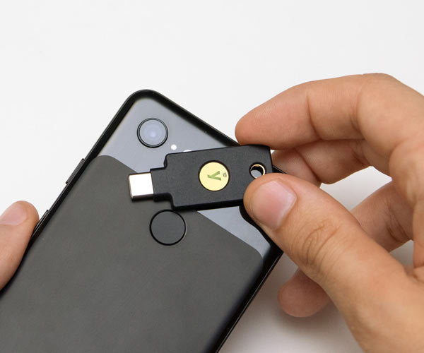 Yubico USB-Sicherheitsschlüssel – USB-C (Stecker) – NFC – Schwarz – für Android, Windows 10, iOS