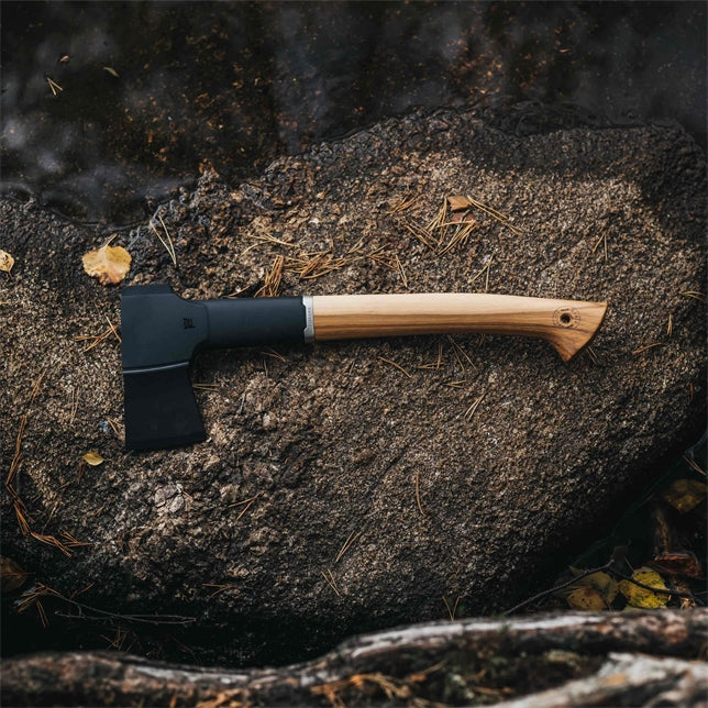 Fiskars Universalaxt Norden N7 – Axt 386 mm, Klingenlänge 172 mm, Hickorygriff (FSC-Holz), Schwarz