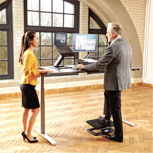 Fellowes Fussstütze Hana – 45 × 21,8 × 17,5 cm, Aluminium/Esche, schwarz