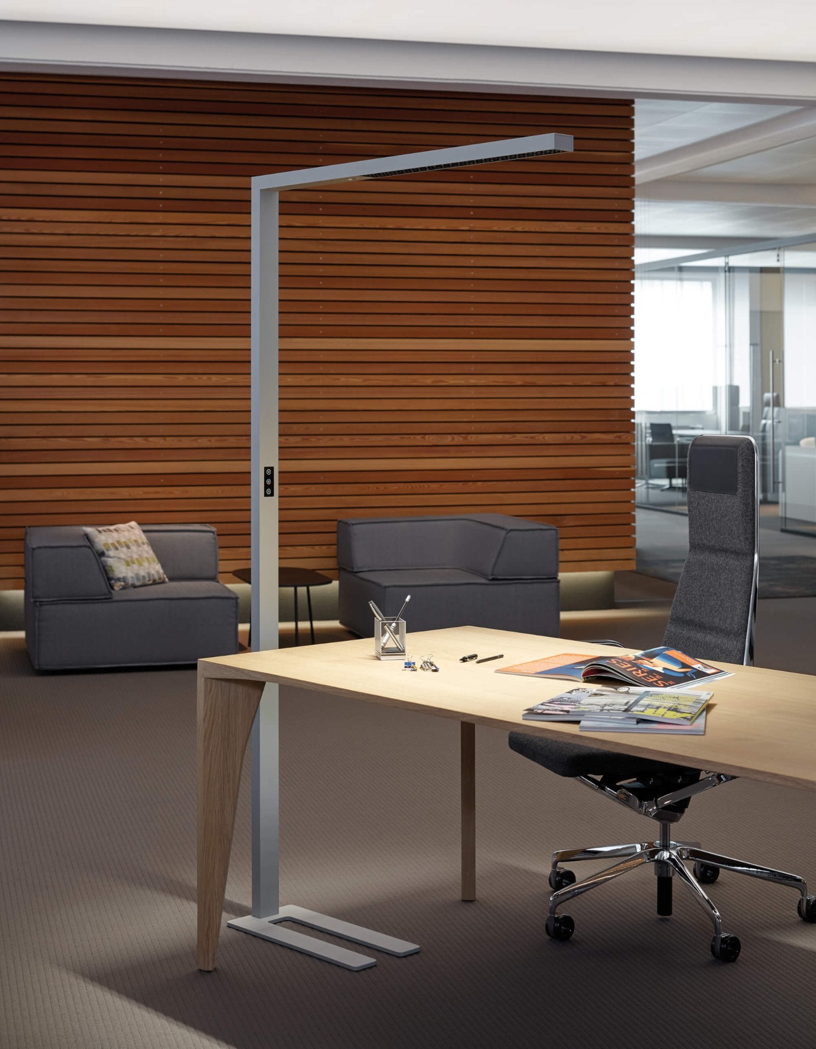 MAUL LED-Stehleuchte Sirius Colour Vario – Touchfeld, dimmbar – 3000–5700 K – 10’110 lm 66 W – Silber