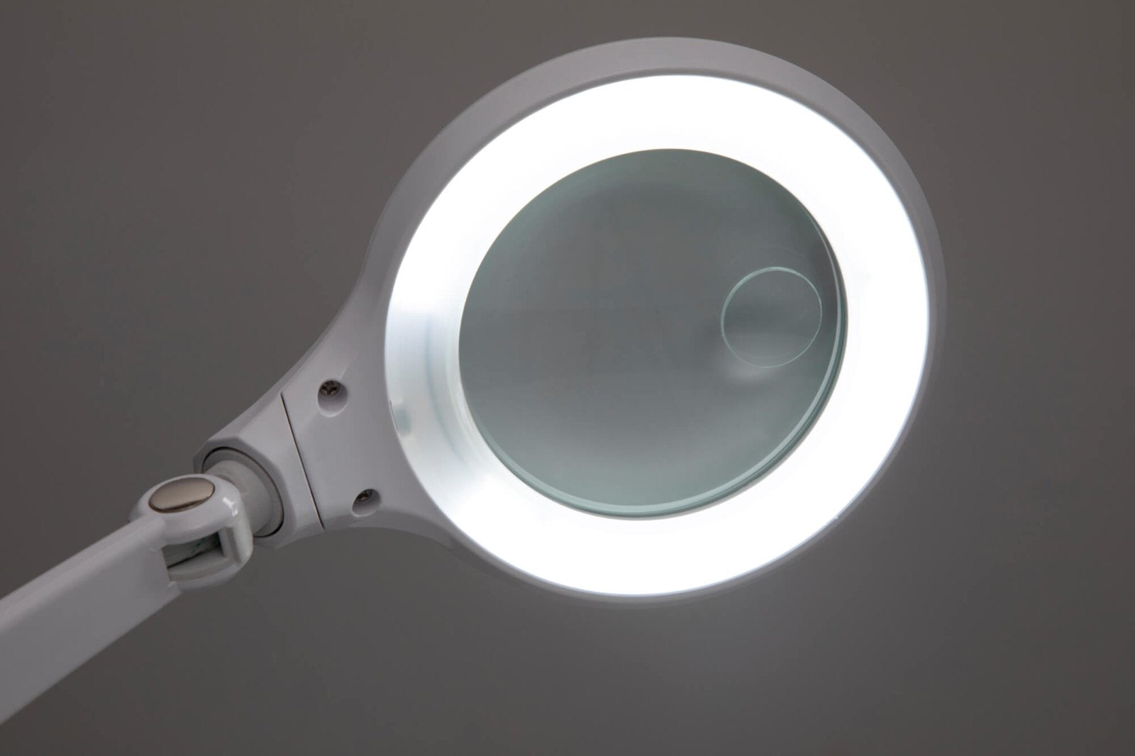 MAUL Leuchtlupe – 1,75× (Spot 4×) – Ø 100 mm – mit LED – weiss