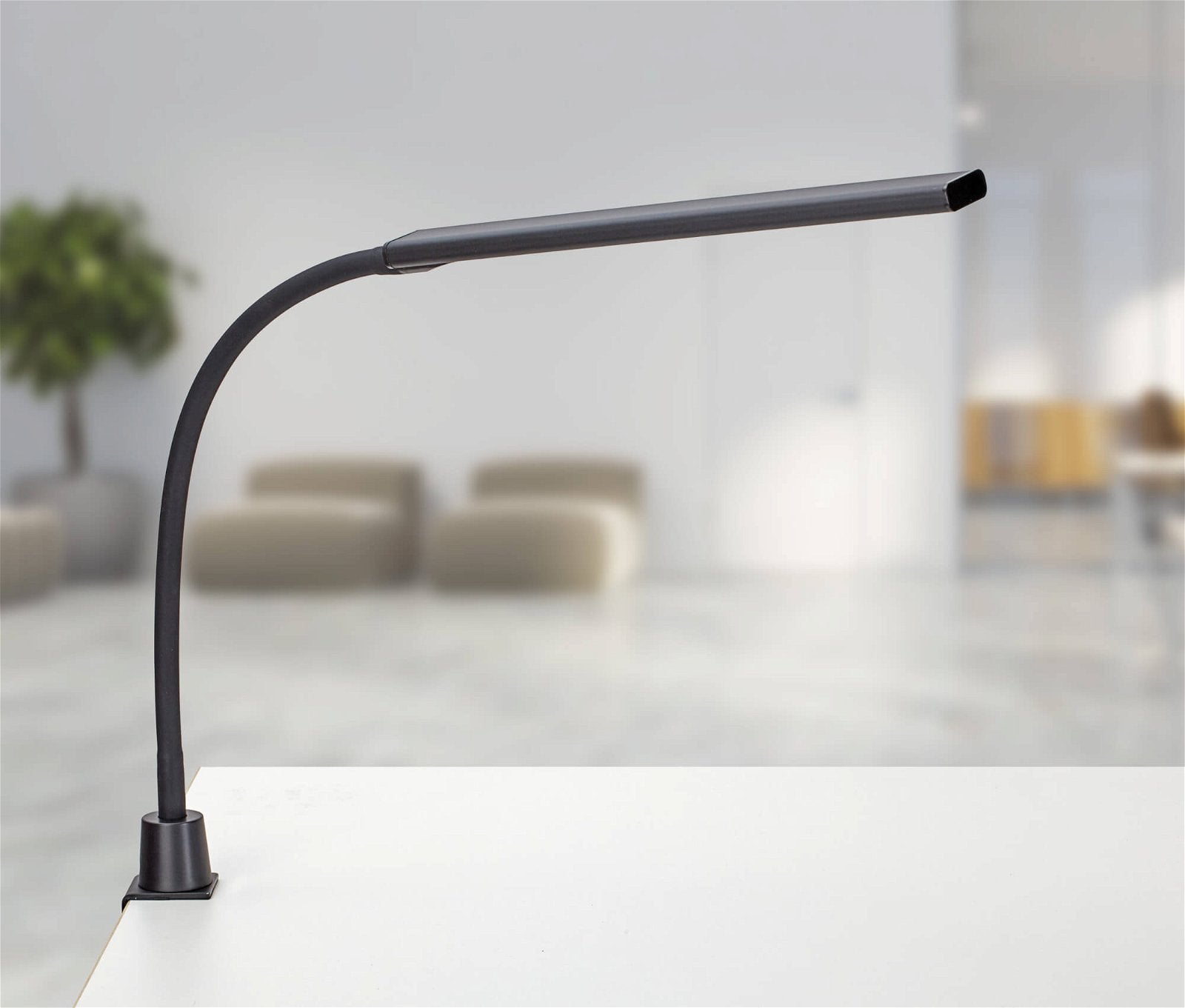 MAUL Tischleuchte MAULpirro 8202602 – LED 7 W, 726 lm, 3000 K, dimmbar, Klemmfuss 4,5 cm – Schwarz