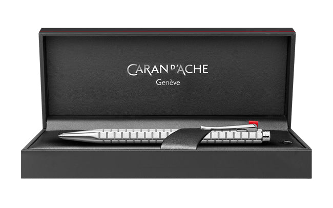 Caran d-Ache Kugelschreiber – Silber