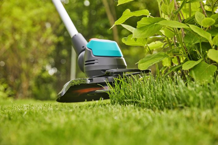Gardena EasyCut 23/18V P4A Rasentrimmer – 18 V – Schnittbreite 230 mm – Betriebsdauer 45 min – 2 Ah & Ladegerät