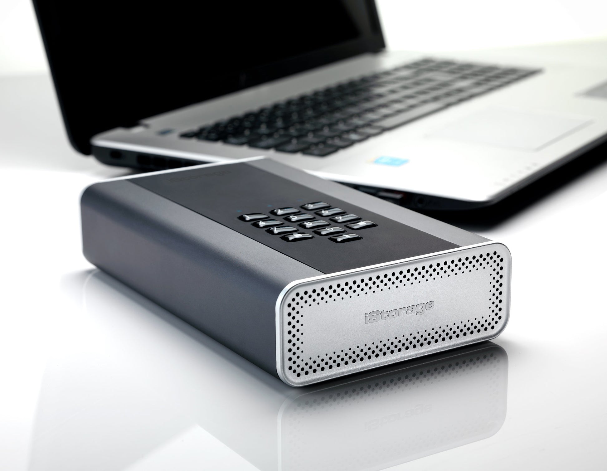 iStorage diskAshur DT2 – 22 TB externes HDD, USB 3.2 Gen 1 (USB Typ A), hardwareverschlüsselt, FIPS 140-2 Level