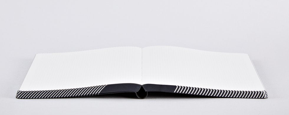 nuuna Notizbuch, A5, 256 Seiten – schwarz, weiss