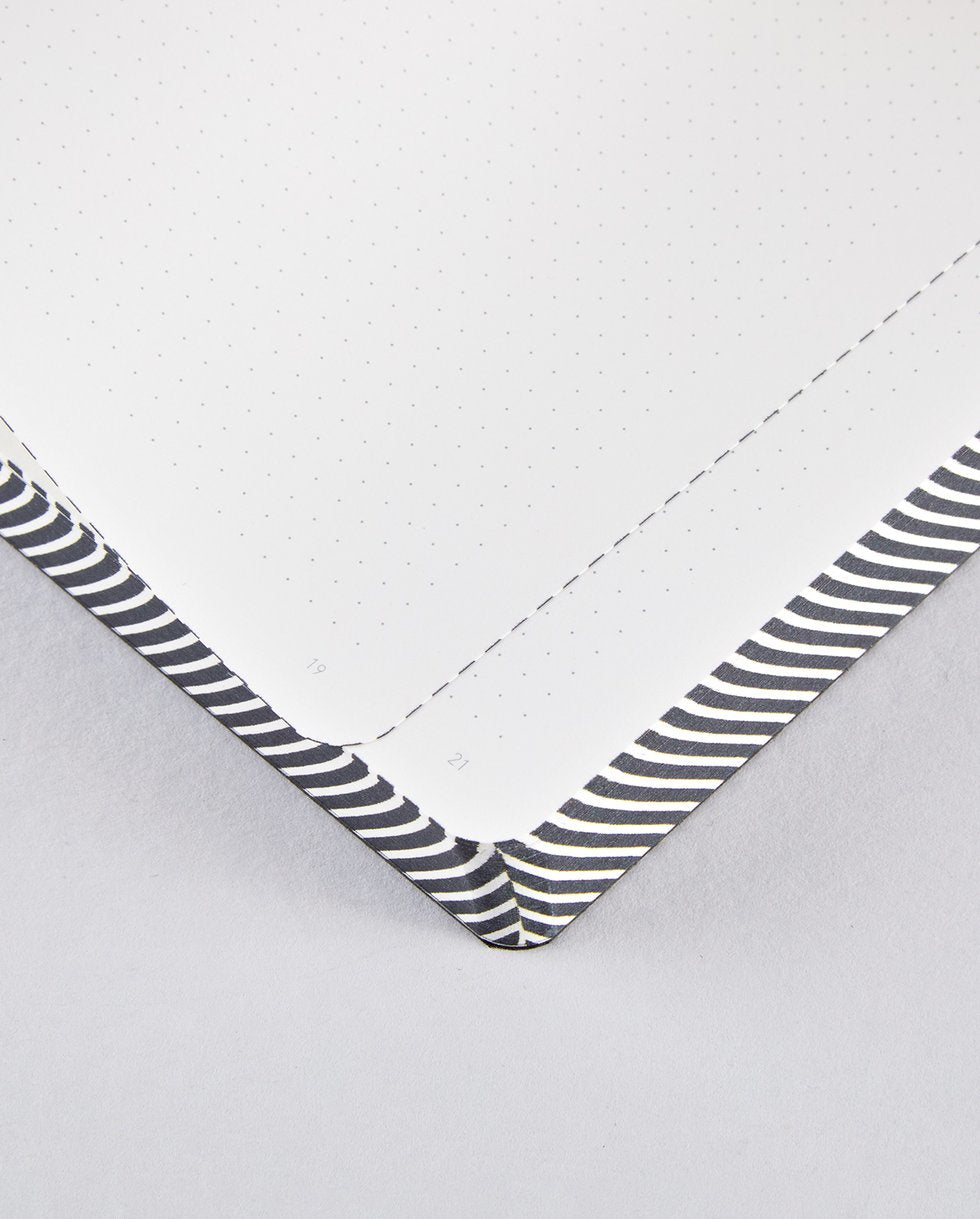 nuuna Notizbuch, A5, 256 Seiten – schwarz, weiss