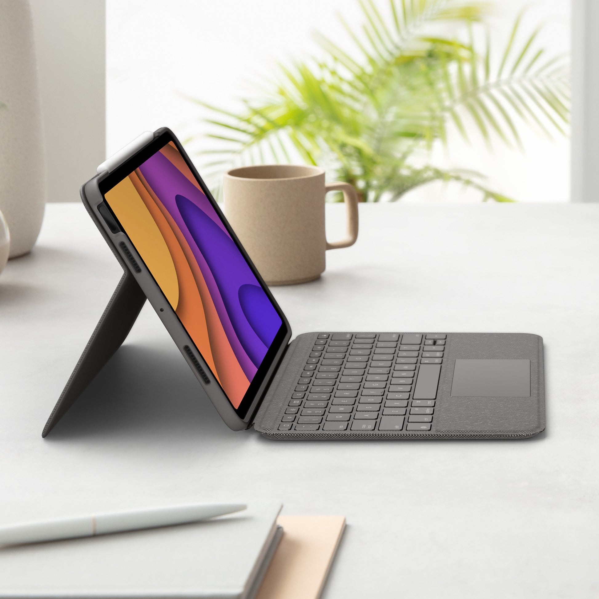 Logitech Folio Touch – Tastatur, CH-Layout (DE-CH), mit Touchpad, Grau – für iPad Air (4. Generation)