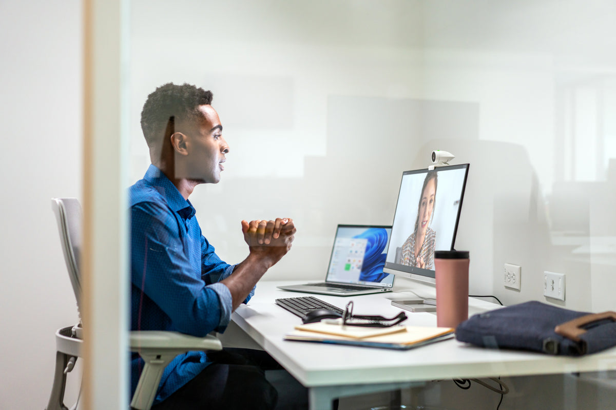 HP Poly Studio P5 Webcam – Full HD 1080p, 30 fps, Autofokus, USB-A – Silber