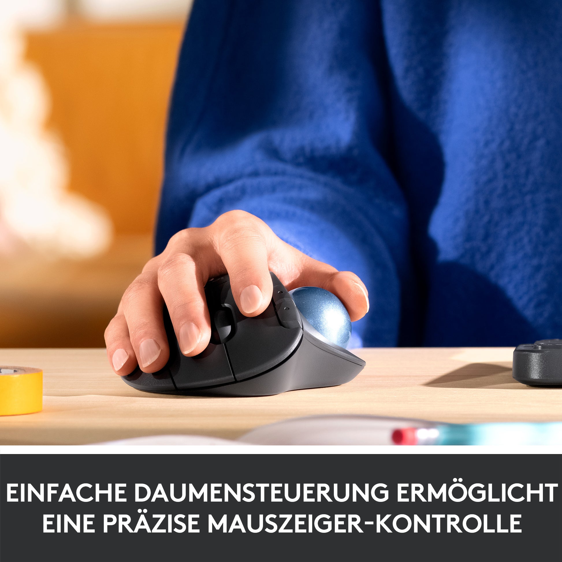 Logitech Ergo M575 Ergonomische Maus – kabellos, Bluetooth + 2,4 GHz, 4 Tasten, für Rechtshänder, schwarz