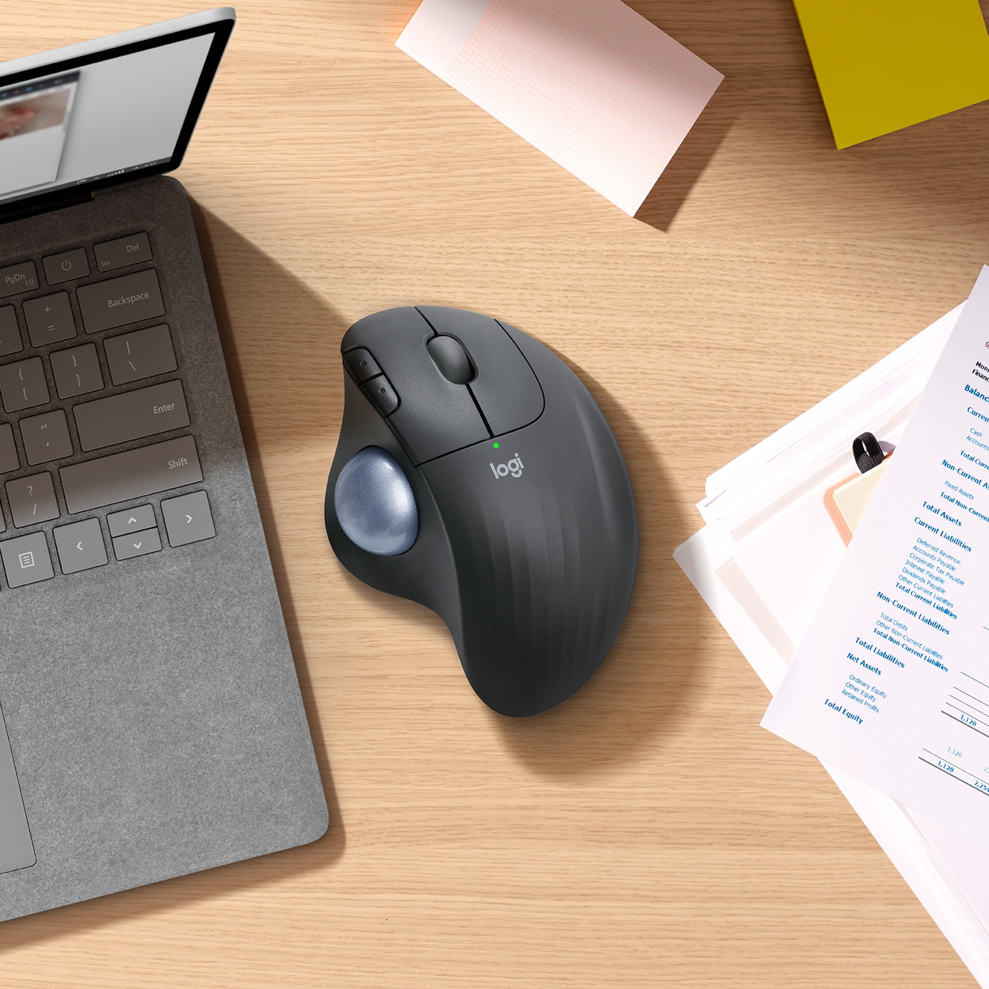 Logitech Ergo M575 Ergonomische Maus – kabellos, Bluetooth + 2,4 GHz, 4 Tasten, für Rechtshänder, schwarz