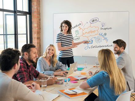 Nobo Whiteboard – 90 × 51 cm, Emaille, magnetisch, Aluminiumrahmen, inkl. Stifteablage, Montagesatz