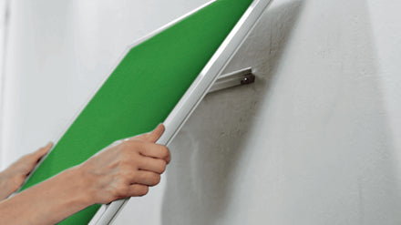 Nobo Filztafel Impression Pro Widescreen – 89,8 × 51 cm – grün, Alurahmen