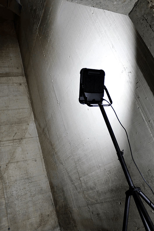 NORDRIDE Wandleuchte 4090 Vista SMD – 10000 lm, 100 W, 4000 K, IP67, Schwarz, Kabellänge 5 m