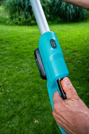 Gardena THS 42/18V Akku-Heckenschere – 18 V – Schwertlänge 42 cm – 2,5 Ah & Ladegerät – POWER FOR ALL