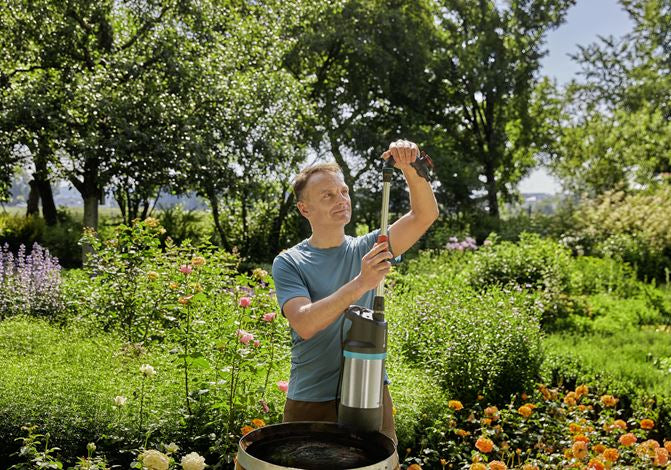 Gardena Teleskoprohrverlängerung – Rohr, 210 mm, Aluminium/Schwarz, für Gardena Regenfasspumpen