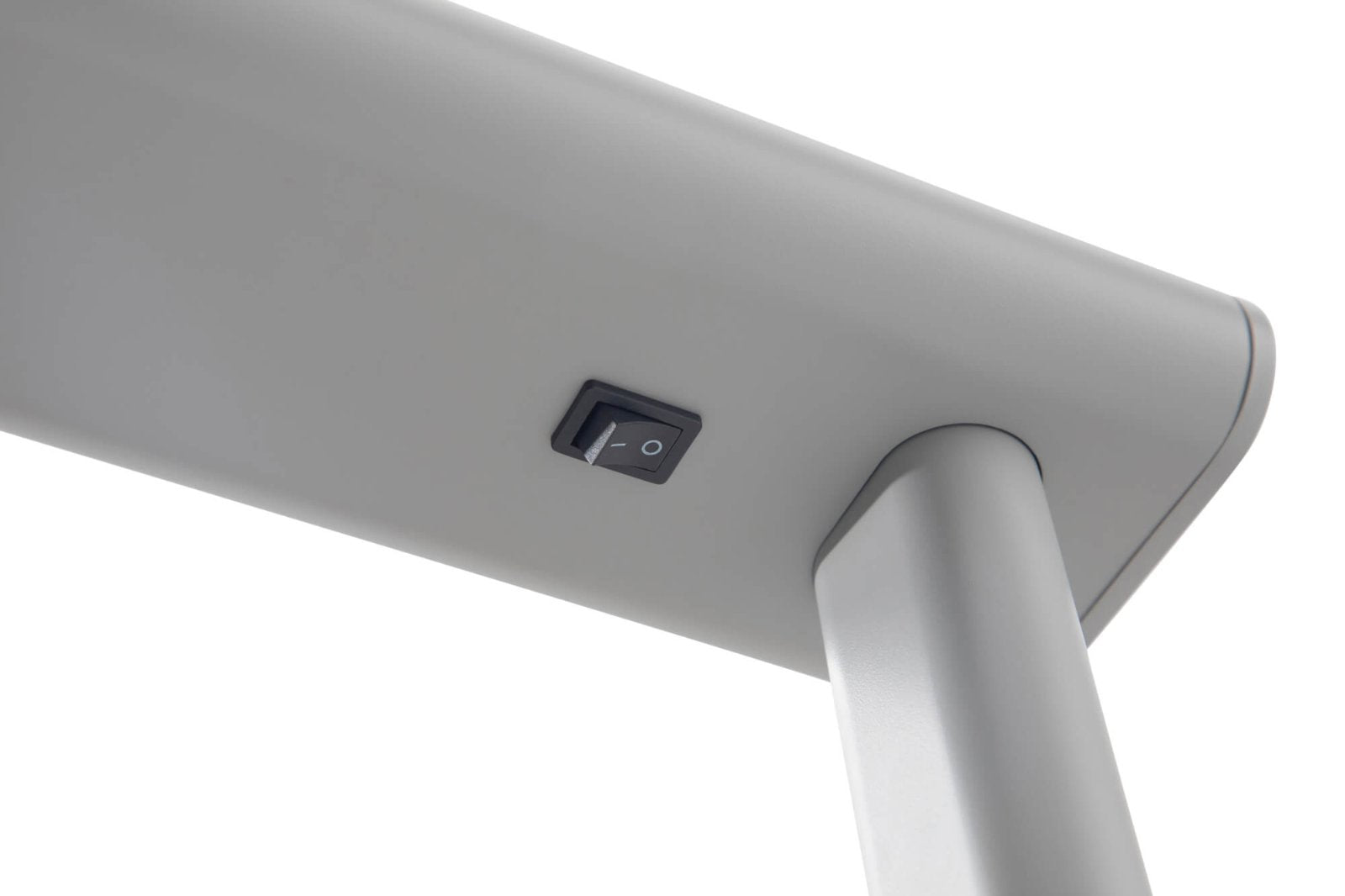 MAUL Stehleuchte LED MAULjet – 4000 K – 2’617 lm 51 W – silber
