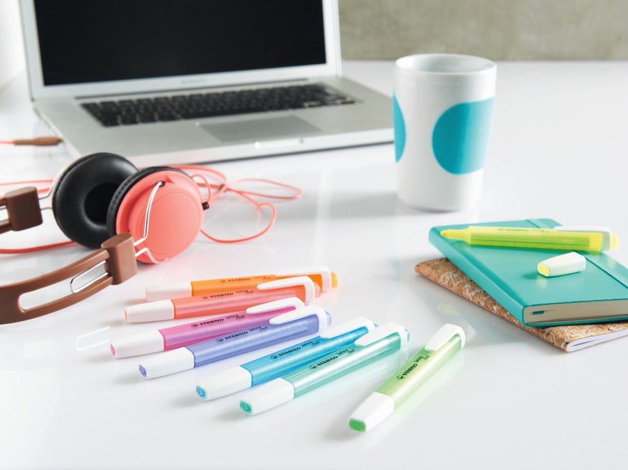 STABILO Textmarker Desktop Set 18 Farben – Keilspitze, 1–4 mm