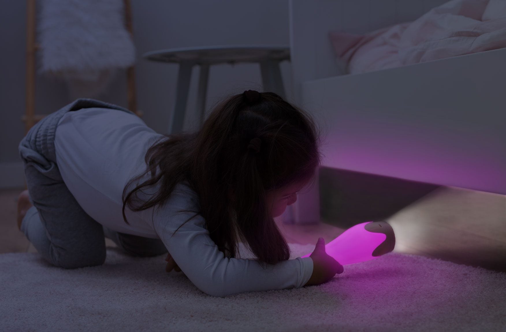 ZAZU Nachtlicht Gina – Ø 7 × 19 cm, RGB, Akku/USB, Grau, Abschaltautomatik 30 min