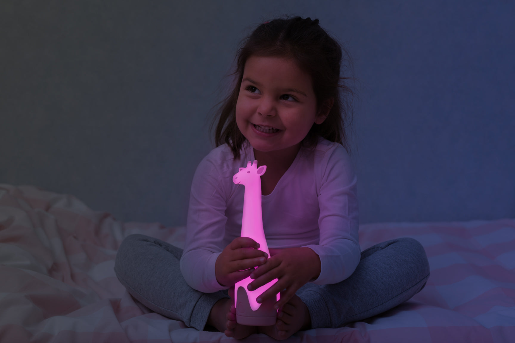ZAZU Nachtlicht Gina – Ø 7 × 19 cm, RGB, Akku/USB, Grau, Abschaltautomatik 30 min