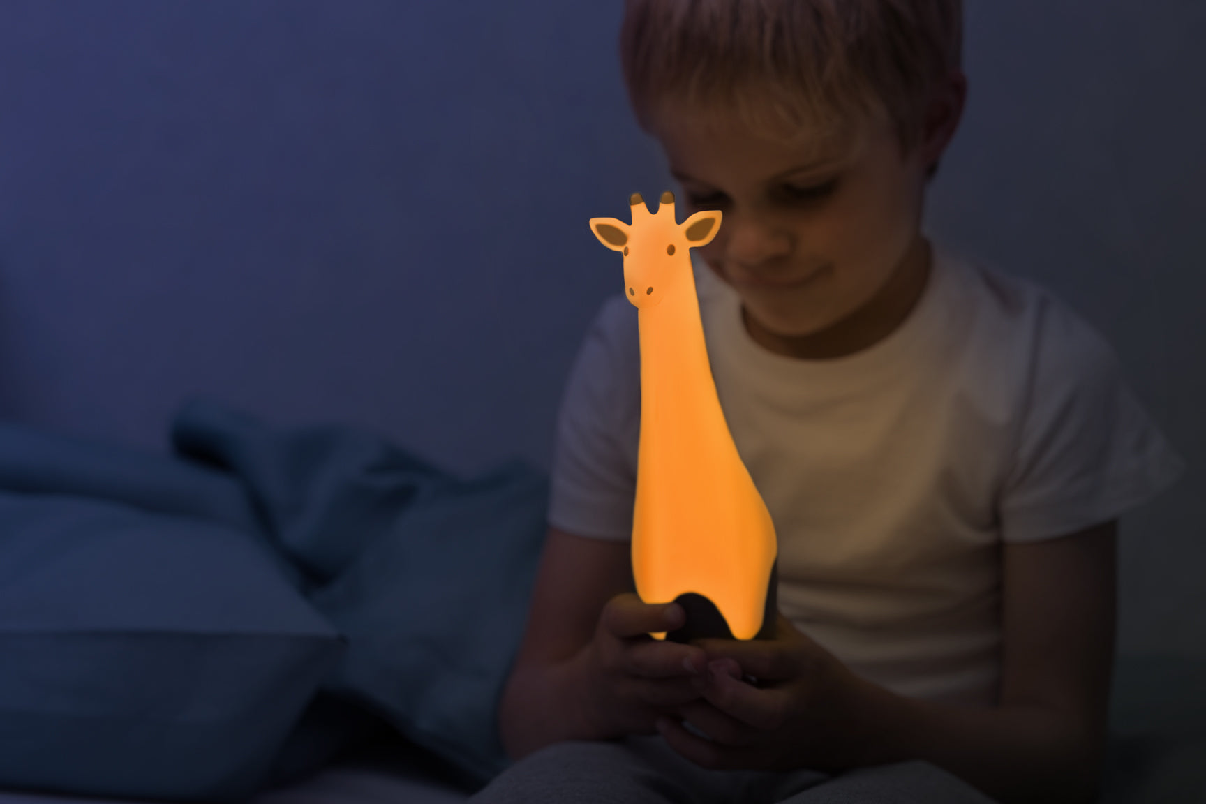 ZAZU Nachtlicht Gina – Ø 7 × 19 cm, RGB, Akku/USB, Grau, Abschaltautomatik 30 min