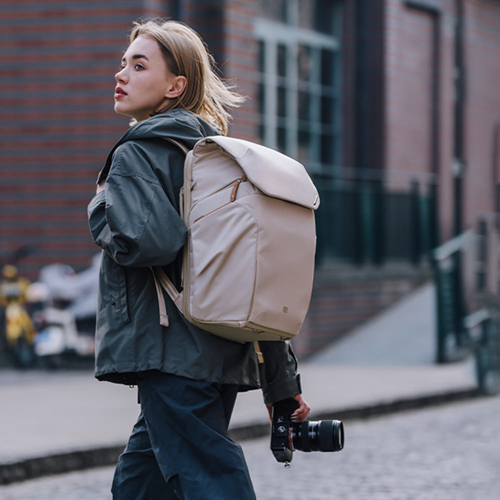 PGYTECH OneGo 2 Kamerarucksack – 20 l, Polyester – Sand Khaki – für Canon R5, Sony A7 III, Nikon Z6 und andere