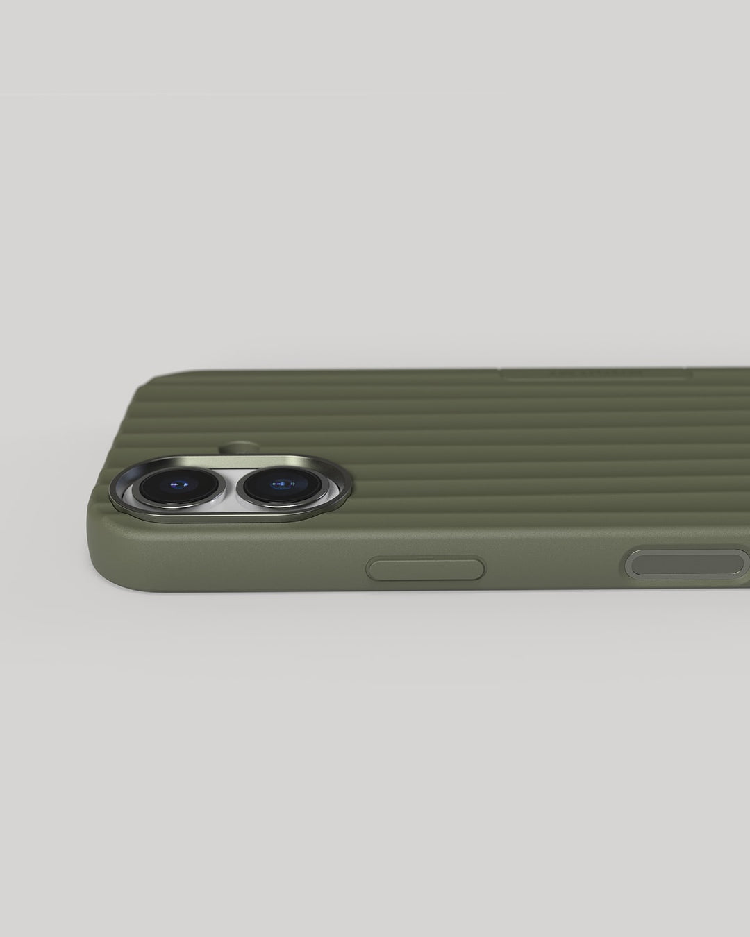Nudient – Backcover Bold – für Apple iPhone 17 – oliv – MagSafe-kompatibel