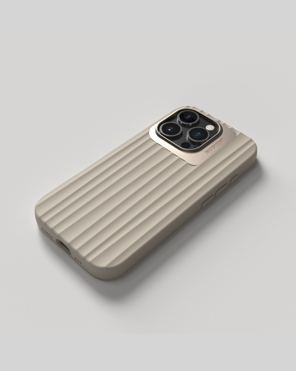Nudient – Backcover Bold – für Apple iPhone 16 Pro – Leinenbeige – MagSafe-kompatibel