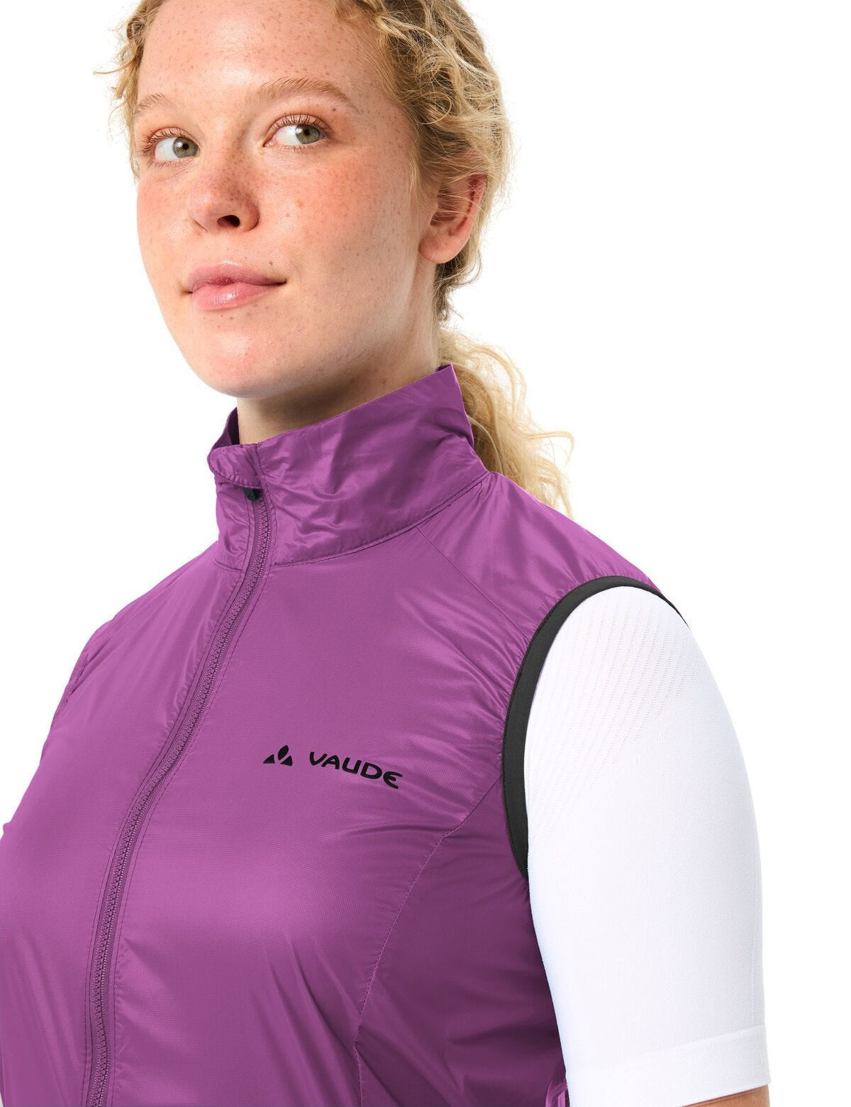 VAUDE Matera Veloweste – Grösse 36 – Magenta, Polyamid (recycelt), winddicht, atmungsaktiv, reflektierend