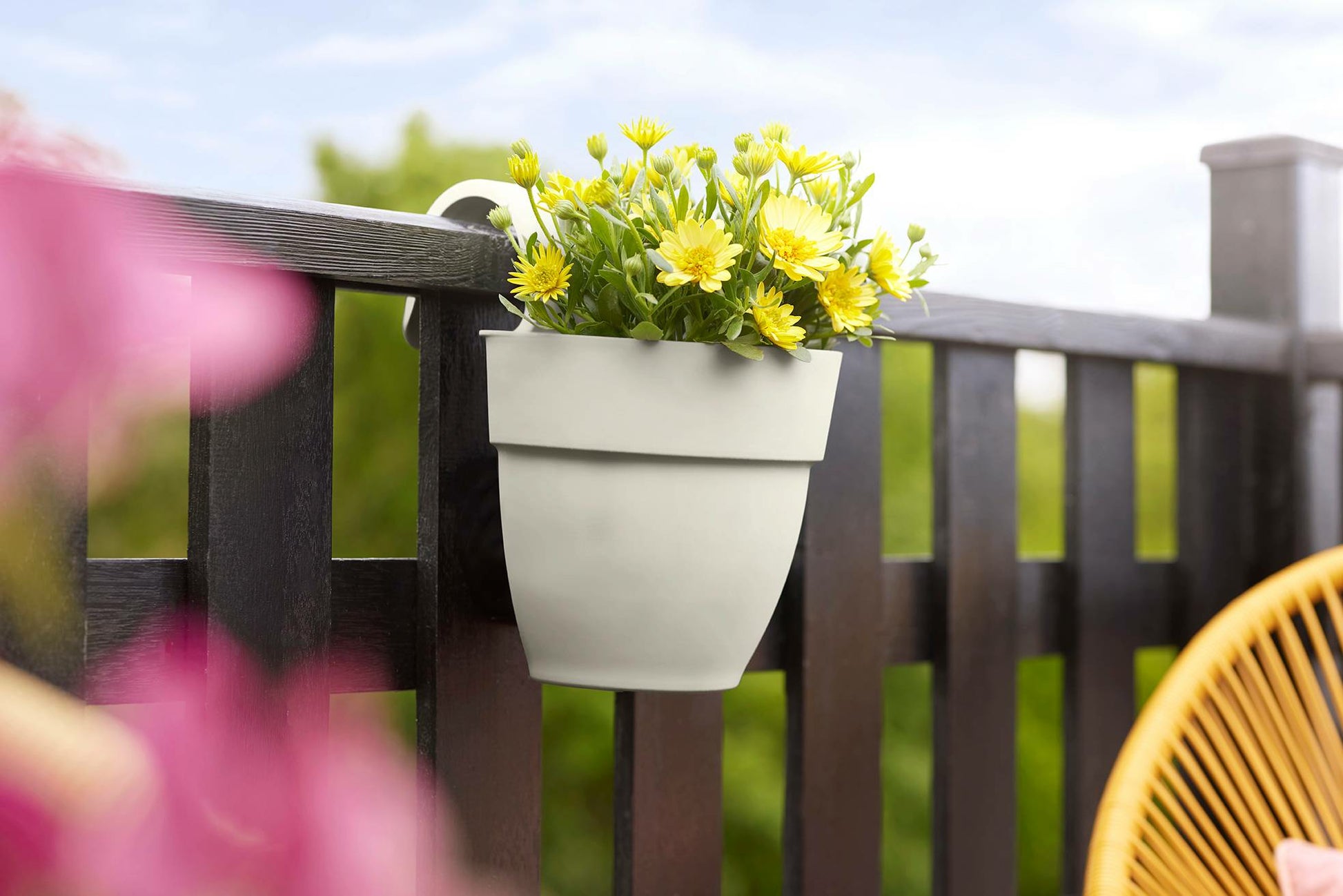 elho Hängeblumentopf – 2800 ml – Kunststoff, Weiss
