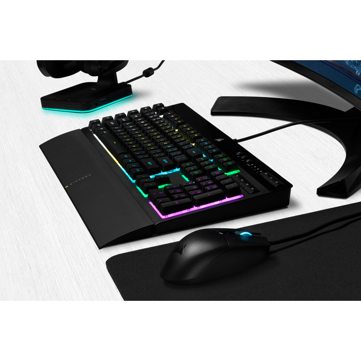 Corsair K55 RGB PRO – Gaming-Tastatur – kabelgebunden – USB – QWERTZ (DE) – RGB – mit Handballenauflage