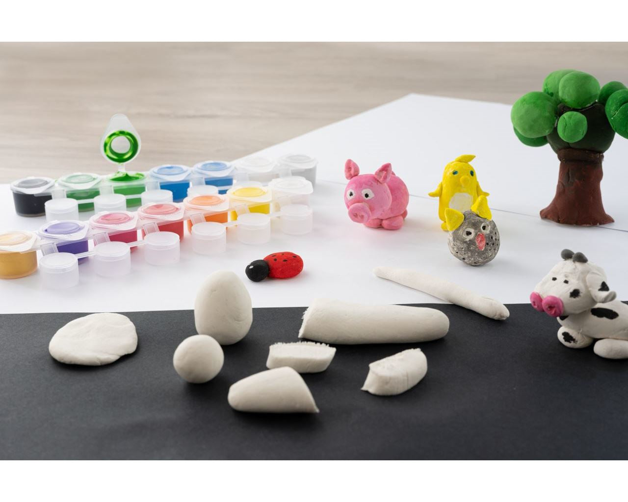 Eberhard Faber EFA Plast KIDS – Modelliermasse-Set – 2 kg, 14 Töpfchen Schulmalfarbe, Weiss