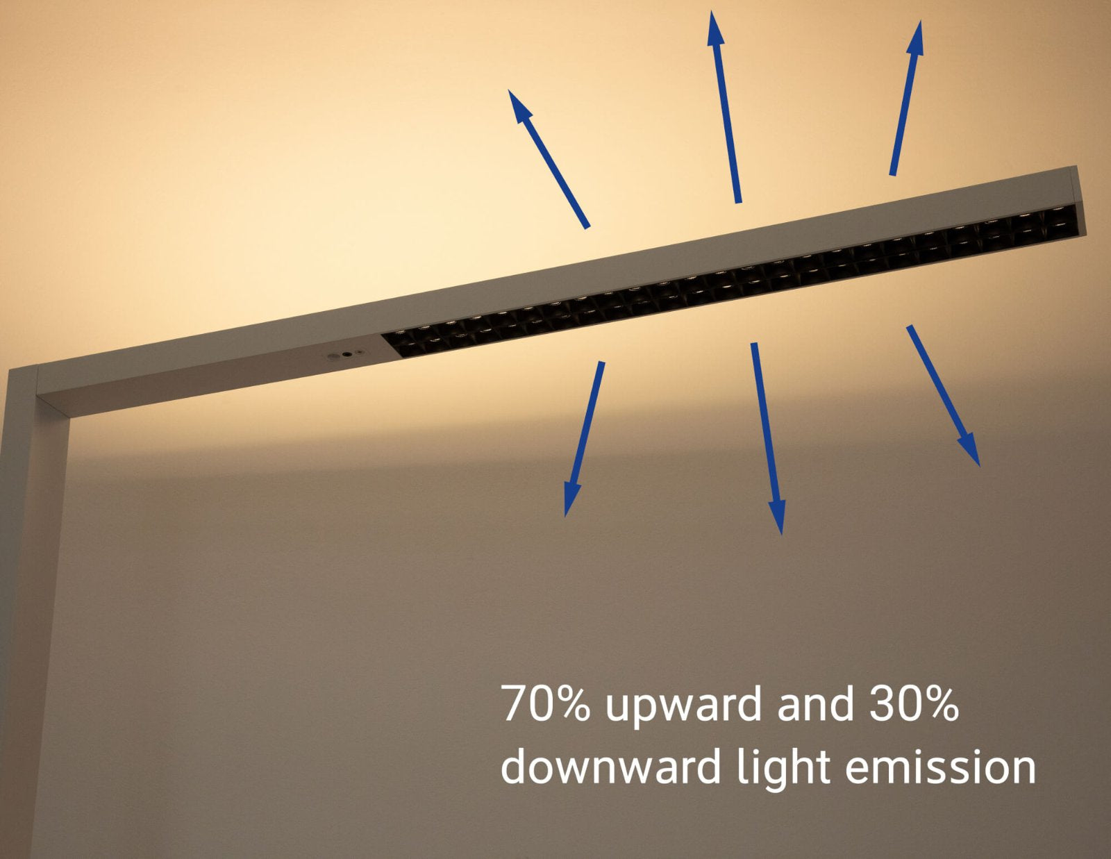 MAUL Stehleuchte LED MAULsirius – Bewegungs- und Tageslichtsensor, stufenlos dimmbar