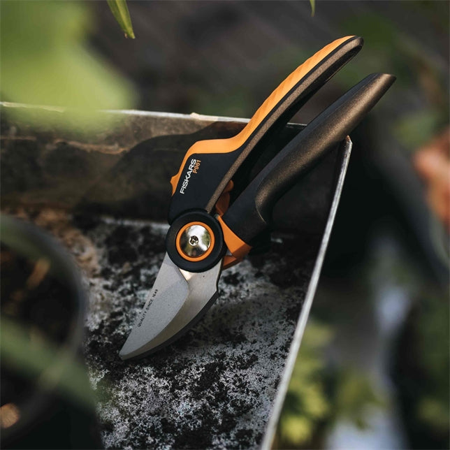 Fiskars X-Serie L P961 – Bypass-Gartenschere 26 mm Schnittkapazität, Edelstahlklinge, Kunststoffgriff
