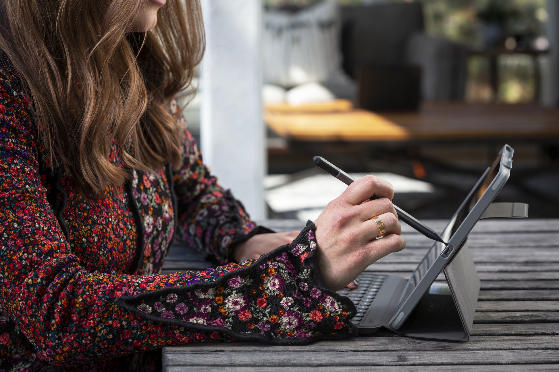 ZAGG Pro Keys – Tastatur, DE-Layout (DE), mit Touchpad, Schwarz/Grau – für Apple iPad 10,2"