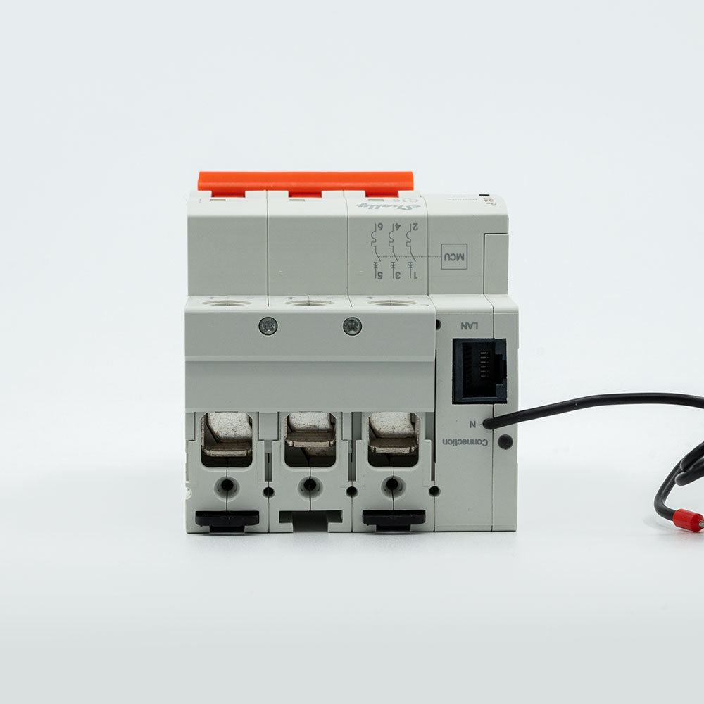 Shelly Leistungsschutzschalter Pro 3CB C10 – 160–230 V, 10 A, 3-phasig, DIN-Schiene – Hellgrau
