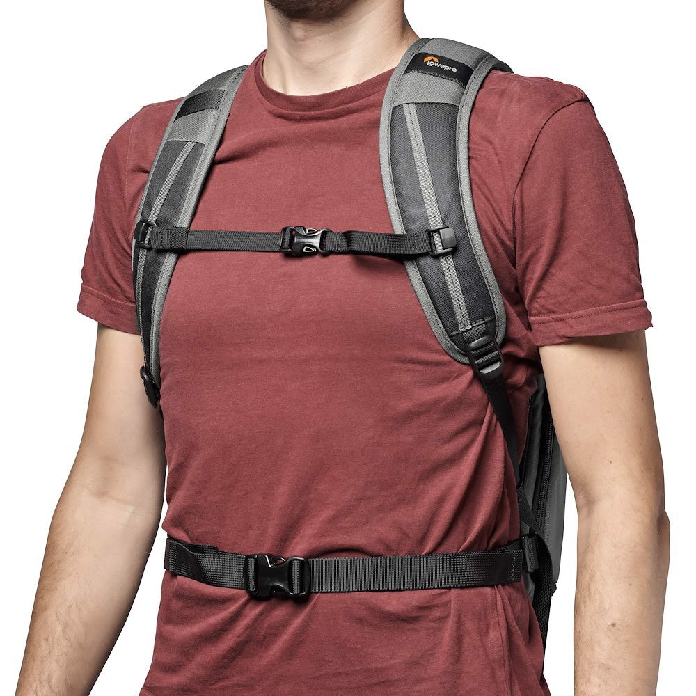 Lowepro Flipside 300 AW III Kamerarucksack – 17 l, Notebook-/Tablet-Fach, Regenhülle – Dunkelgrau