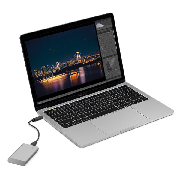 LaCie STKS1000400 Portable SSD – 1 TB, USB-C 3.2 Gen 2, 1050/1000 MB/s, Thunderbolt, Silber