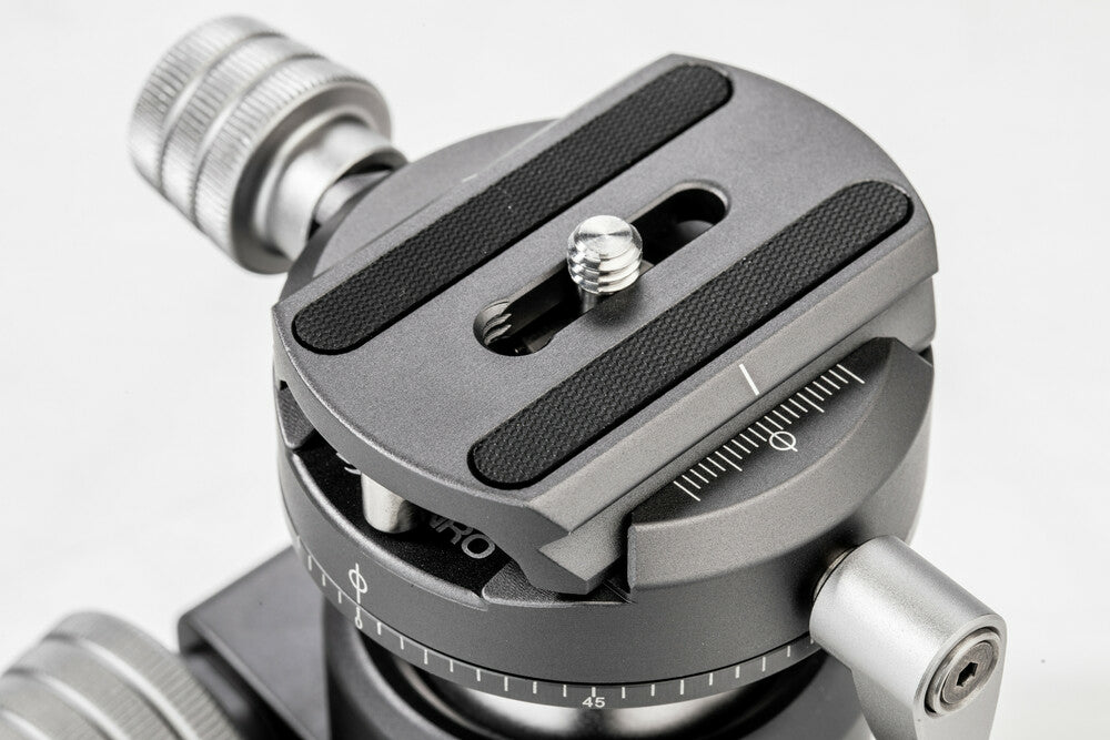 Benro GX35 Kugelkopf – Traglast 35 kg, Kugel Ø 39,9 mm, Stativgewinde 1/4" – Grau/Silber