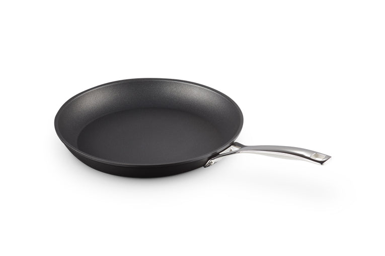Le Creuset Fonduepfanne – Ø 30 cm, Aluminium, Antihaftbeschichtung, für Induktion, Gas, Glaskeramik, Schwarz