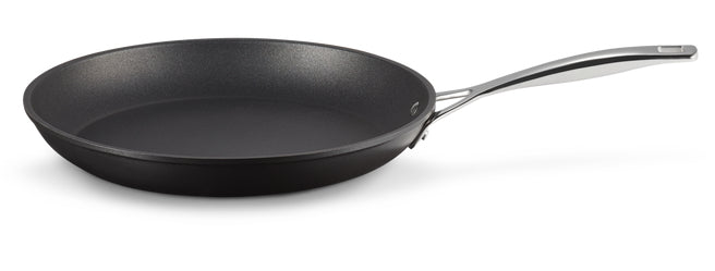 Le Creuset Fonduepfanne – Ø 30 cm, Aluminium, Antihaftbeschichtung, für Induktion, Gas, Glaskeramik, Schwarz