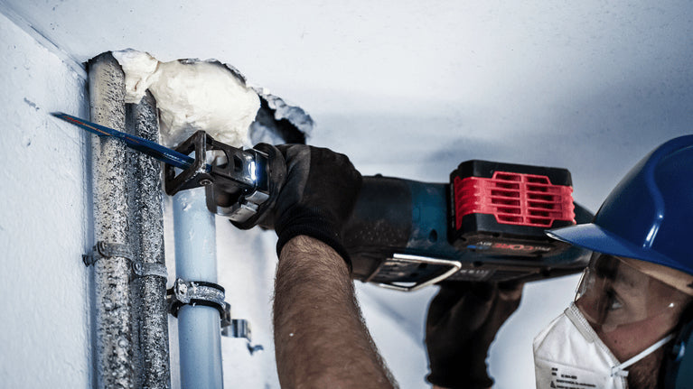 Bosch EXPERT Multi Material Säbelsägeblatt 100 mm Hartmetall – für Metall, Holz, Kunststoff – 1 Stk