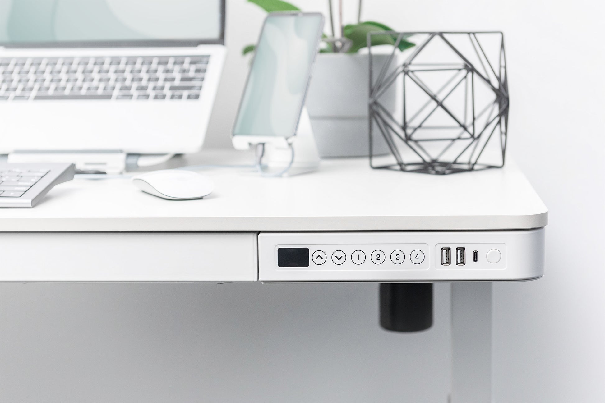 Digitus Elektrisch höhenverstellbarer Schreibtisch – 120 cm, 60 cm